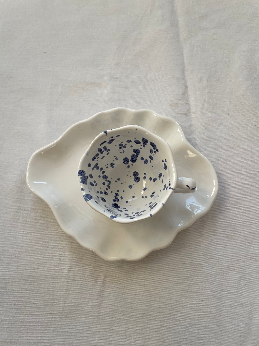 Souvenirs d'été -tasse a café blanc éclats bleus avec sous tasse