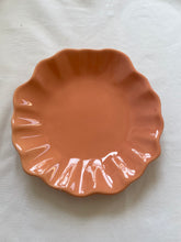 Load image into Gallery viewer, Coquillages- Assiette petit modèle corail
