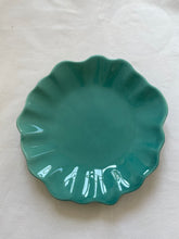 Load image into Gallery viewer, Coquillages - assiette petit modèle turquoise
